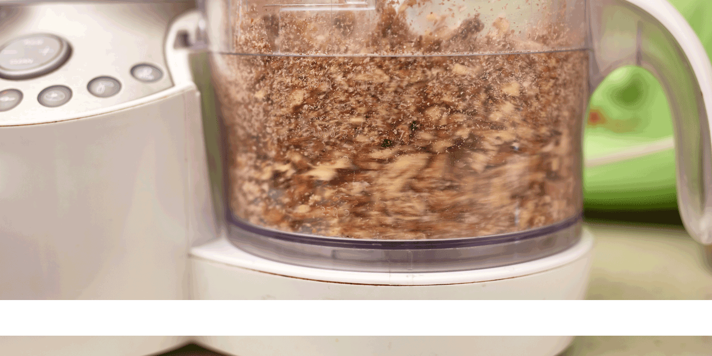 how do i use my hamilton beach food processor shredding disc