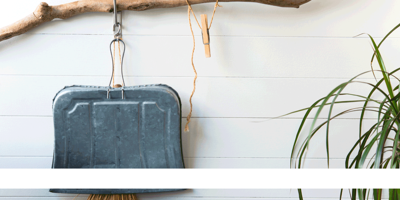 how to hang a dustpan