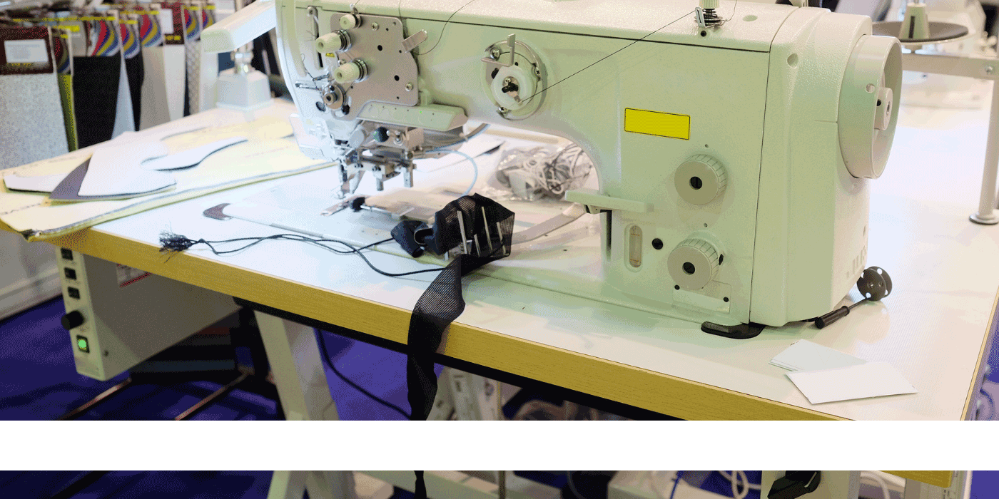 how do you change the walking foot on a janome sewing machine