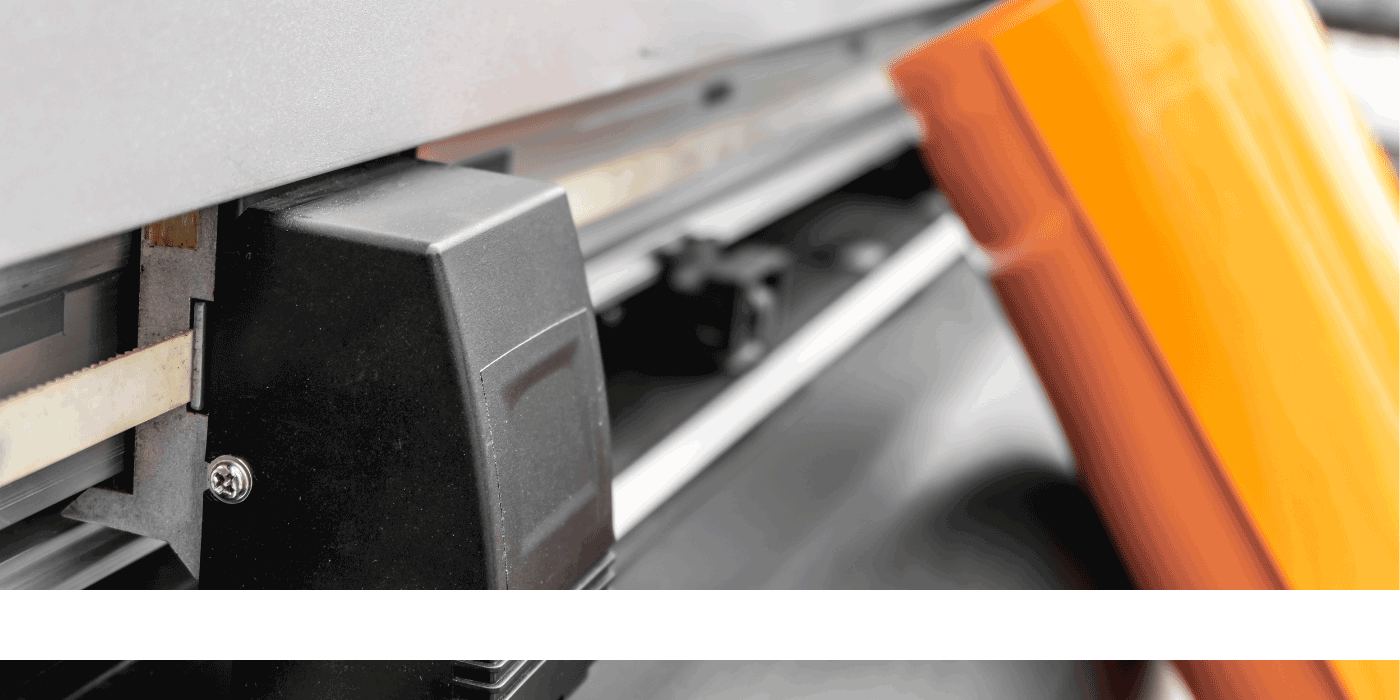 how do you put a blade in a vinyl cutter