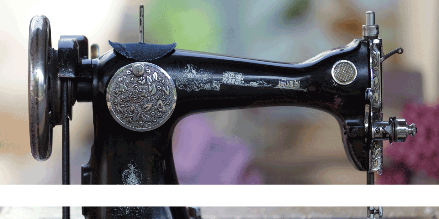 how to clean a singer sewing machine