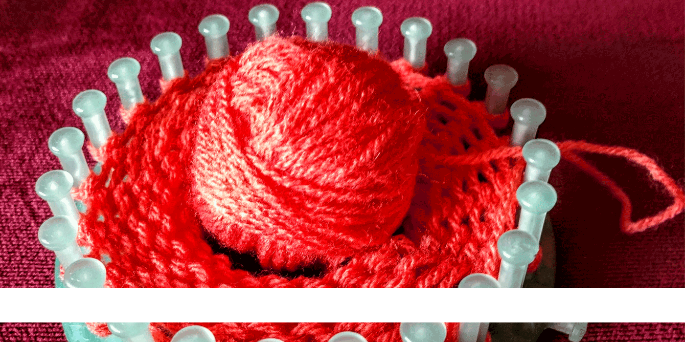 how to use round plastic knitting looms