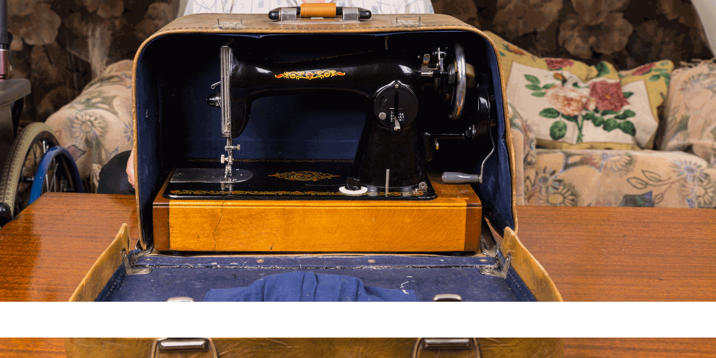 sewing machine carrying case with wheels