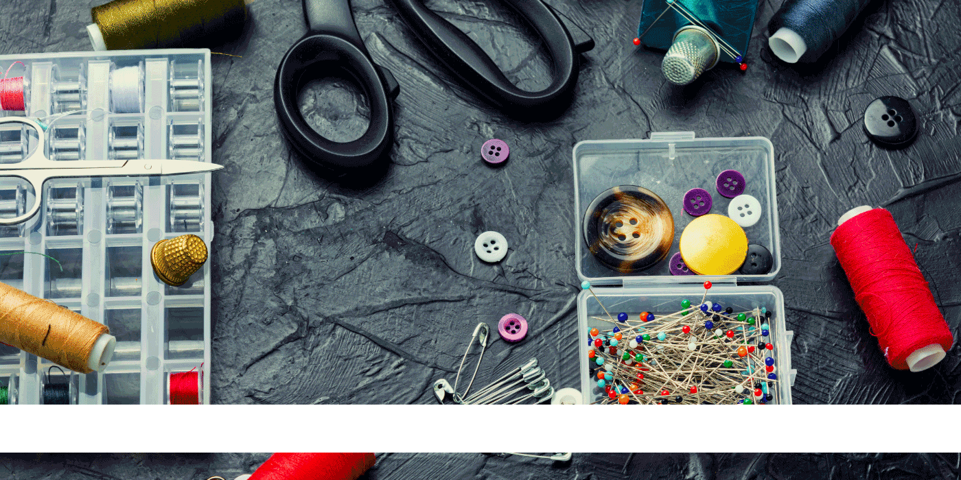 what is inside of a sewing kit